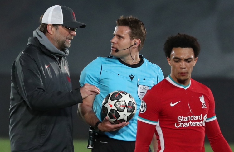 按照世界杯抽签规则，阿根廷和西班牙在决赛之前不会相遇