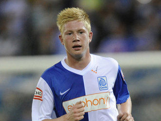 拜仁官方：格纳布里因膝盖不适，缺席本轮德甲拜仁对阵弗赖堡（拜仁通报：格纳布里膝部不适，将无缘本轮对阵弗赖堡的德甲比赛）