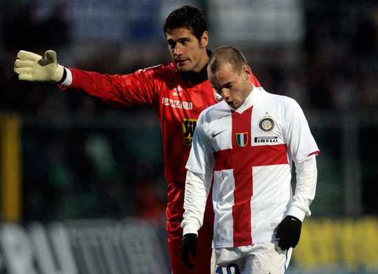 记者：莱万腿筋不适缺席训练，将无缘本轮国王杯比赛（记者：因腿筋不适缺席训练，莱万无缘本轮国王杯）