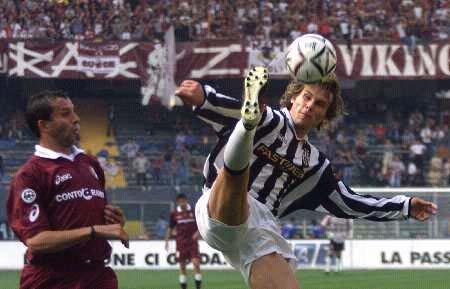 谁更强？卡博尔近3场攻入6球，恩苏近8次破门均为首开纪录（强强对比：卡博尔近三战轰入6球，恩苏近8次破门全部首开）