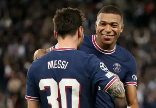 球队赛后合练照片曝光，专注备战