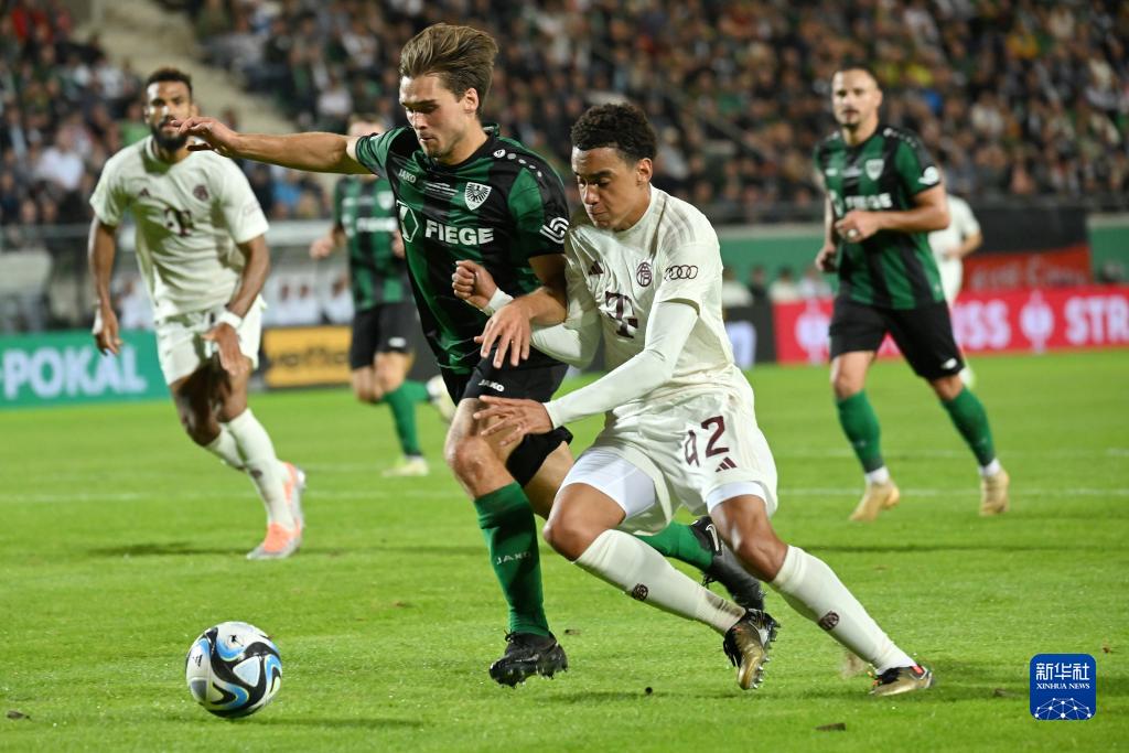 篮球篮网全队完成高强度训练