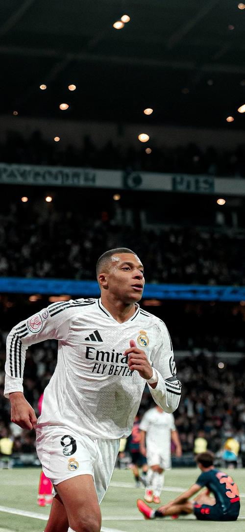 亚冠生死战！布里兰主场绞杀江原FC，8球神锋破局（亚冠生死局！布里兰主场强压江原FC，8球锋霸一锤定音）