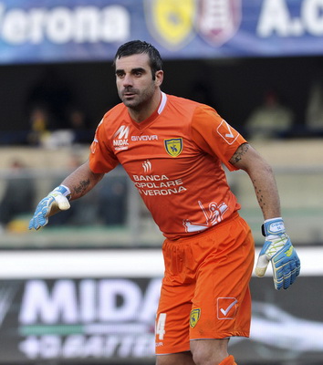 海伦芬主帅：对鹿特丹进球可能会很难，这支球队很难对付（海伦芬主帅：攻破鹿特丹球门不易，对手相当难缠）