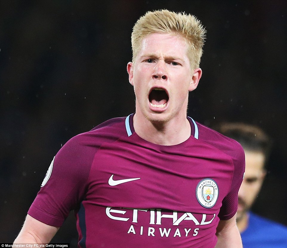 神之一脚！德甲保级队惊现蝎子摆尾式神仙球，现场视角，太丝滑了（德甲保级队上演蝎子摆尾神仙球：现场视角尽显丝滑）